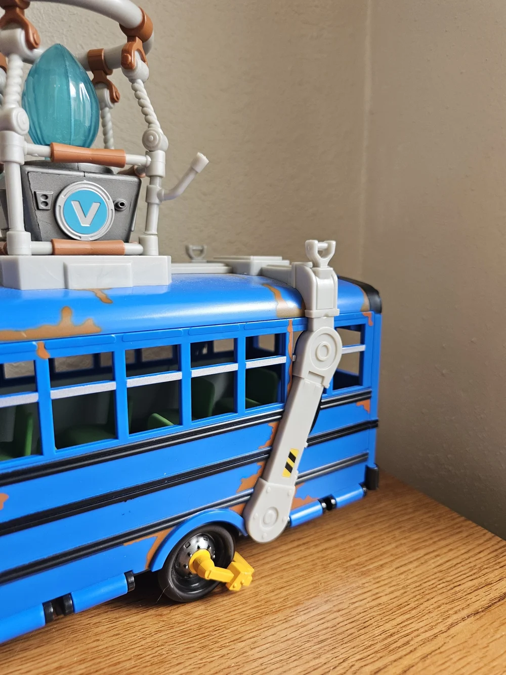 Fortnite Battle Bus 18 Inch Toy Vehicle No Ballon